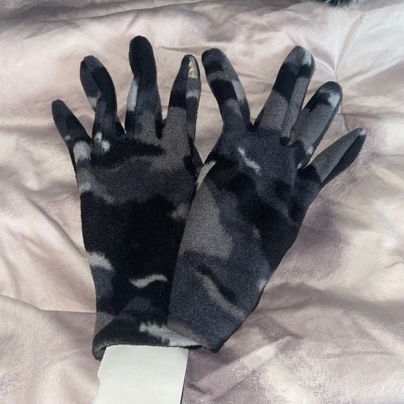 Accessories - New Fleece Abstract Ombre Marble Gloves